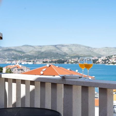 Dalmatia Apartments Ciovo トロギール エクステリア 写真
