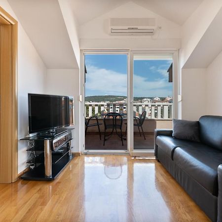 Dalmatia Apartments Ciovo トロギール エクステリア 写真