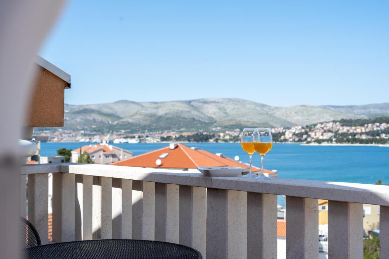 Dalmatia Apartments Ciovo トロギール エクステリア 写真