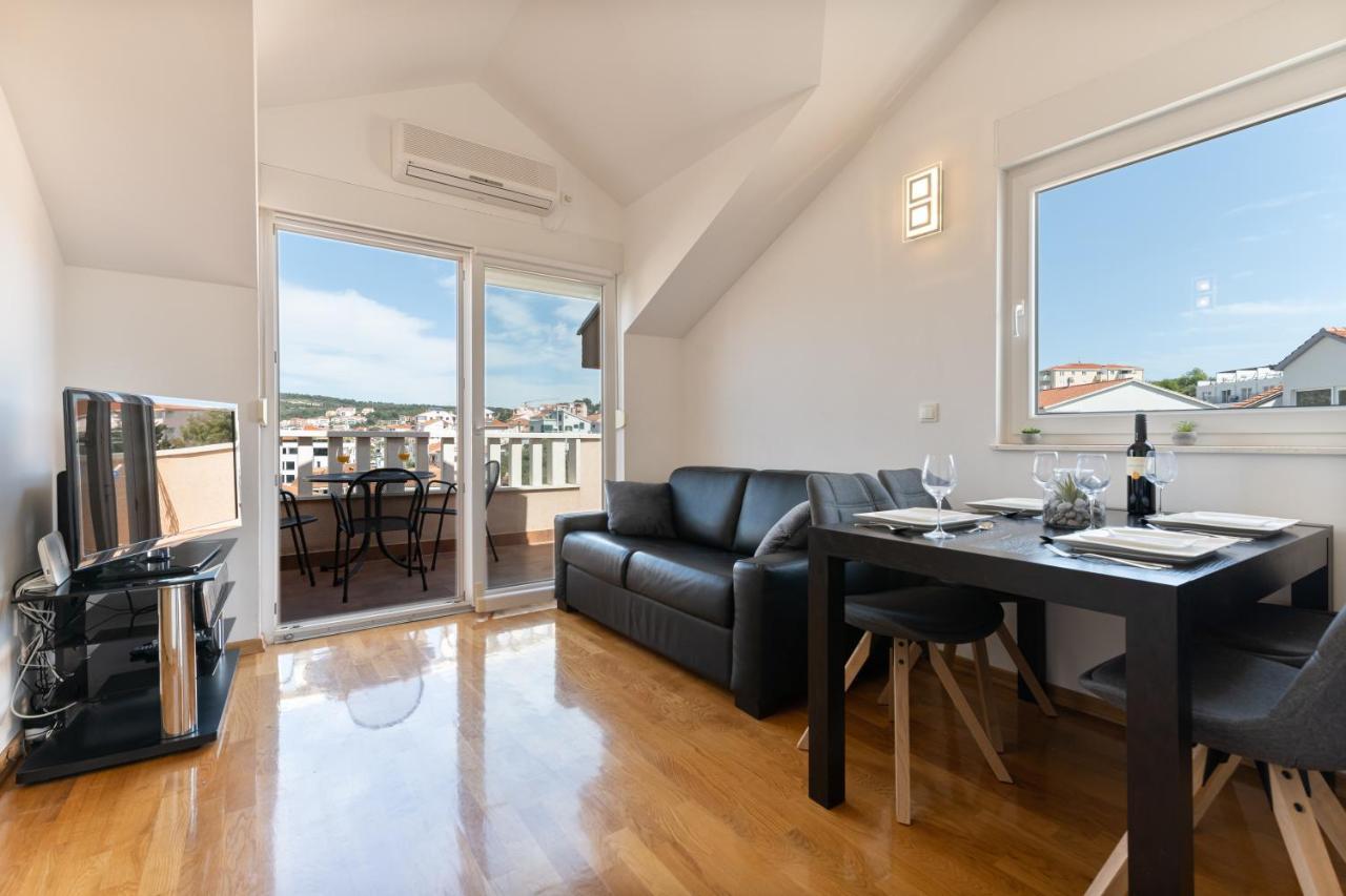 Dalmatia Apartments Ciovo トロギール エクステリア 写真