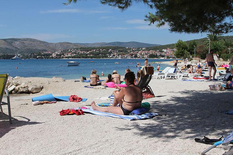 Dalmatia Apartments Ciovo トロギール エクステリア 写真
