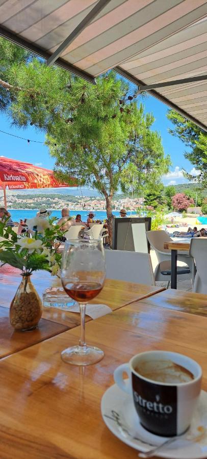 Dalmatia Apartments Ciovo トロギール エクステリア 写真
